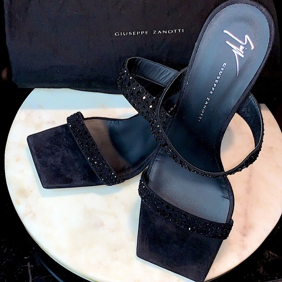 GIUSEPPE ZANOTTI VANILLA CRYSTAL SANDAL BLACK SUEDE CRYSTAL  EMBELLISH 38/5 NIB - Picture 5 of 10